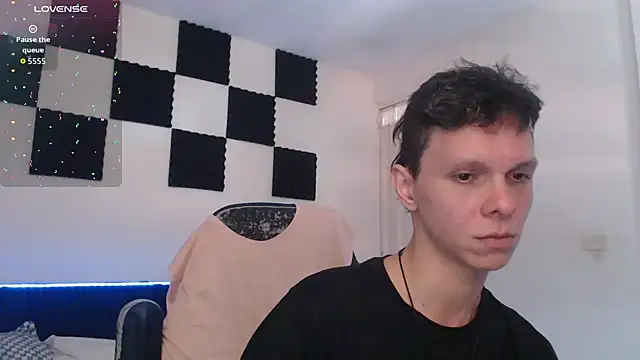 bryamado69 online show from November 26, 2025, 3:56 pm