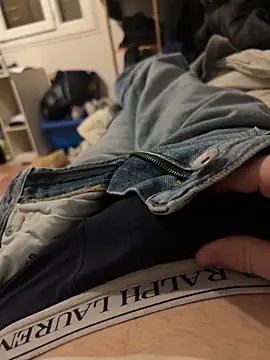 pignoufe online show from March 10, 2026, 8:57 pm