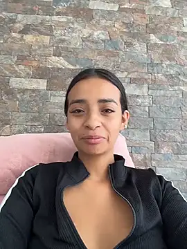 Snapshot of Laura_fernandezII chatting on March 3, 2026, 4:25 pm Laura fernandezII online show from March 3, 2026, 4:25 pm