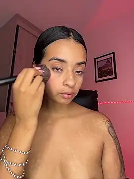 Snapshot of Laura_fernandezII chatting on February 13, 2026, 2:44 am Laura fernandezII online show from February 13, 2026, 2:44 am