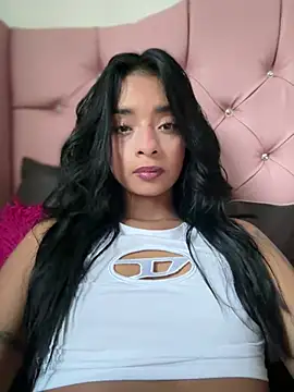 Laura fernandezII online show from March 11, 2025, 10:42 pm