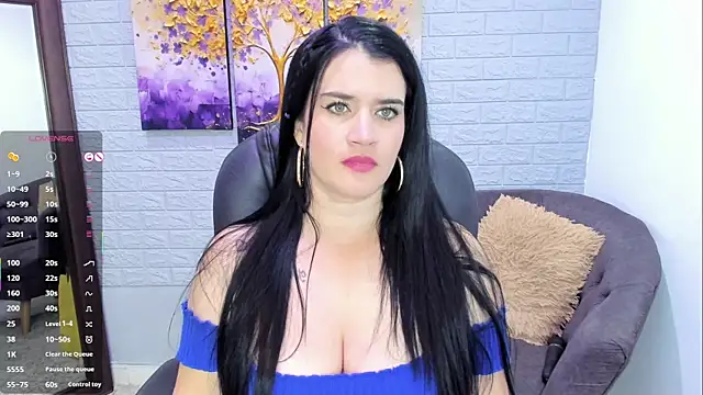 LenaRuiz  online show from September 17, 2025, 12:07 pm