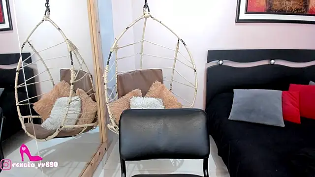 LenaRuiz  online show from March 25, 2026, 12:15 pm