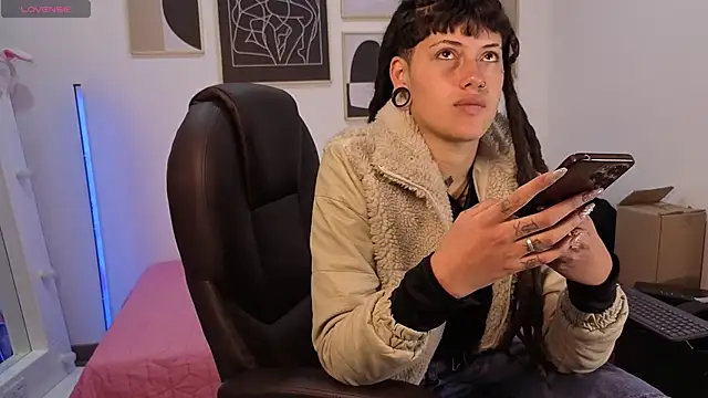  sharlotte777 online show from September 22, 2025, 2:12 pm