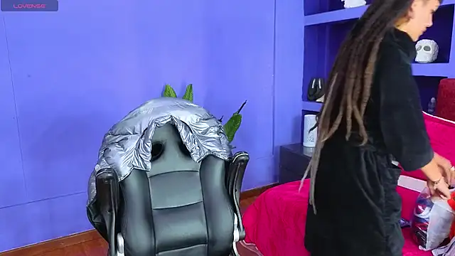  sharlotte777 online show from October 25, 2025, 2:07 pm