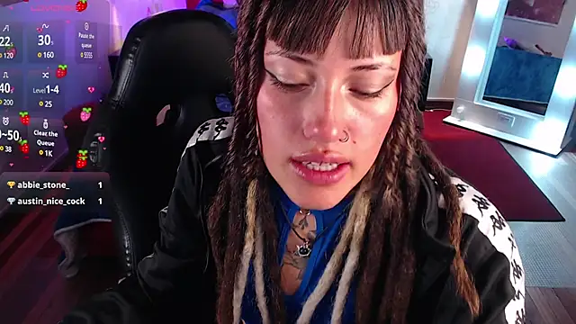  sharlotte777 online show from March 18, 2025, 4:28 pm