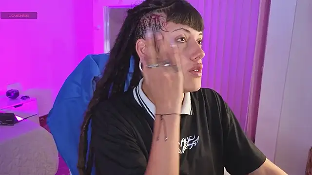  sharlotte777 online show from March 5, 2026, 3:19 pm