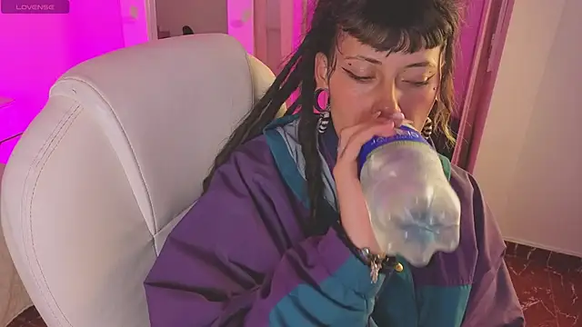  sharlotte777 online show from March 7, 2026, 5:14 am