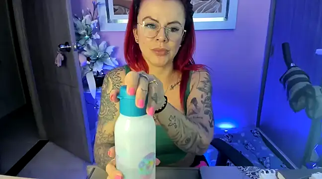 Snapshot of KAROL_MILF chatting on February 7, 2025, 1:36 am KAROL MILF online show from February 7, 2025, 1:36 am