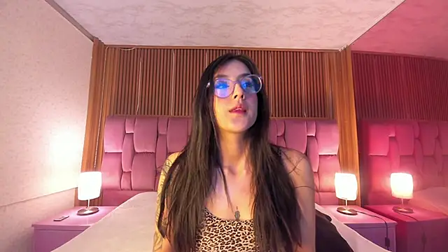 Princess Violett online show from November 29, 2025, 1:33 pm