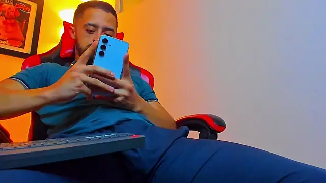 Snapshot of MAXIMUS_MASTE3 chatting on February 25, 2026, 6:13 am MAXIMUS MASTE3 online show from February 25, 2026, 6:13 am