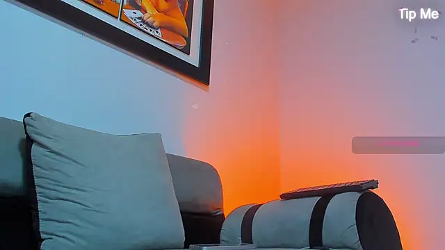 Snapshot of MAXIMUS_MASTE3 chatting on October 22, 2025, 9:57 pm MAXIMUS MASTE3 online show from October 22, 2025, 9:57 pm