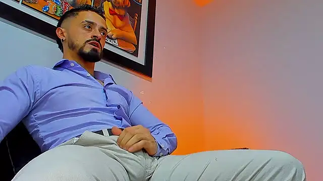 Snapshot of MAXIMUS_MASTE3 chatting on October 23, 2025, 8:29 pm MAXIMUS MASTE3 online show from October 23, 2025, 8:29 pm