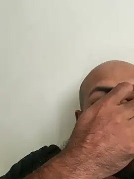 islandvybee55 online show from February 16, 2025, 8:00 pm