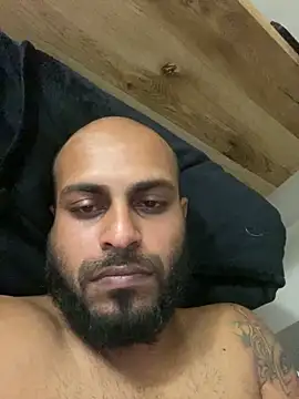 islandvybee55 online show from March 8, 2026, 6:33 pm