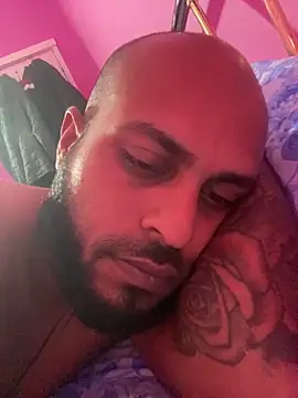 islandvybee55 online show from February 25, 2026, 2:45 am