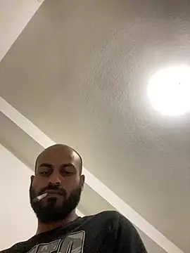 islandvybee55 online show from March 9, 2025, 12:00 am