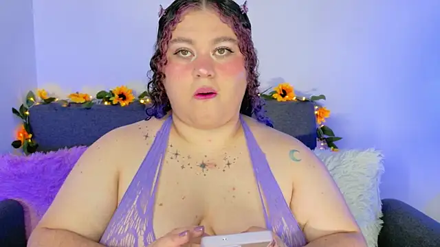 lunitaa0 online show from March 19, 2026, 3:17 am