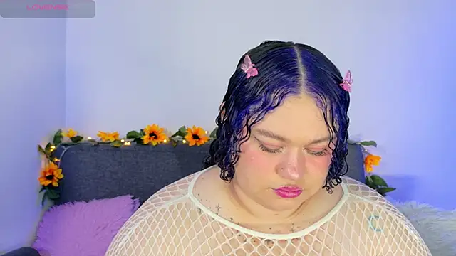 lunitaa0 online show from March 24, 2026, 4:12 am