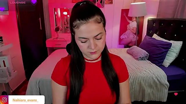 NahiaraEvans  online show from October 11, 2025, 5:19 am