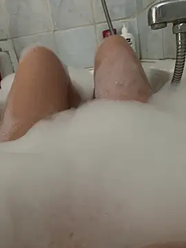 Erina654321 online show from December 26, 2024, 1:32 pm