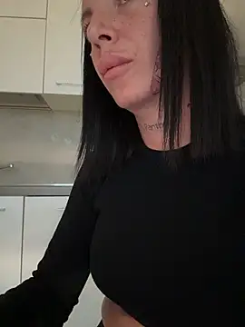 cicciolina online show from November 23, 2025, 1:43 pm