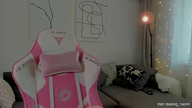 Snapshot of aesthetics__tease chatting on January 19, 2026, 3:43 am aesthetics tease online show from January 19, 2026, 3:43 am