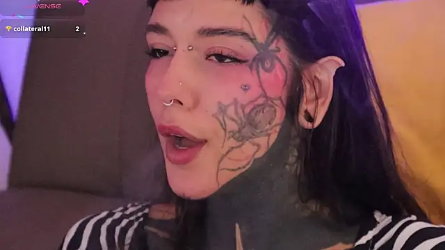 Snapshot of FairyFlexxxx chatting on February 18, 2026, 5:20 pm FairyFlexxxx online show from February 18, 2026, 5:20 pm