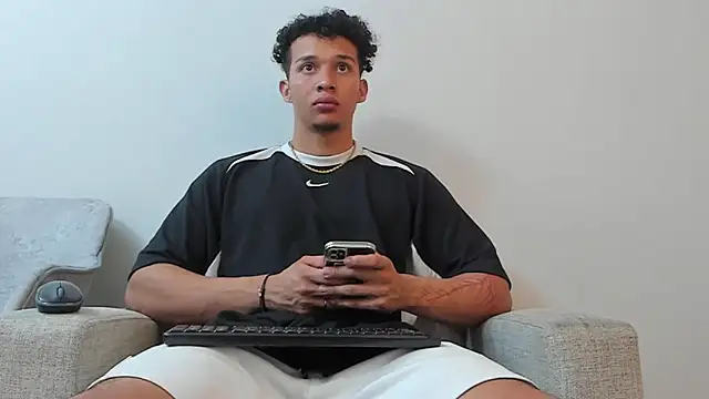 Dominick star online show from March 20, 2025, 3:02 am