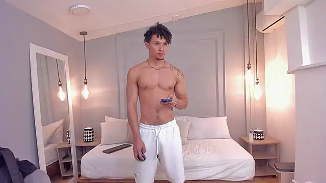 Dominick star online show from October 4, 2025, 4:25 am