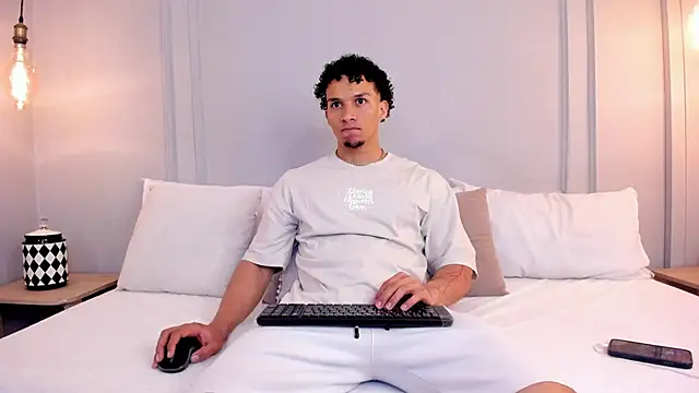 Dominick star online show from December 16, 2025, 3:33 am