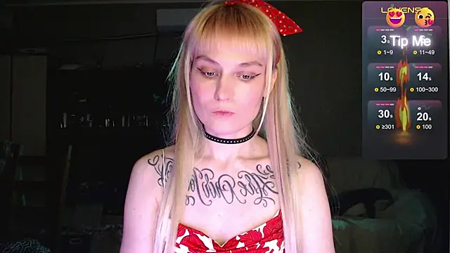 mischellemeow13 online show from November 26, 2025, 10:32 pm