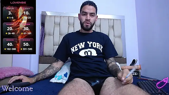 akeemdavid 05 online show from October 7, 2025, 10:44 pm