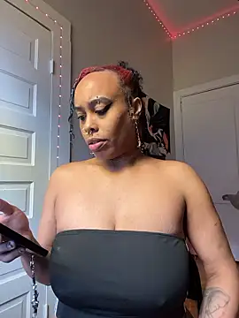 Snapshot of loveluna8 chatting on January 8, 2026, 4:46 pm loveluna8 online show from January 8, 2026, 4:46 pm