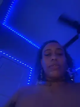 loveluna8 online show from April 2, 2026, 11:44 pm