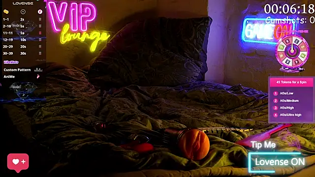 coupleofficial online show from February 25, 2025, 10:53 pm