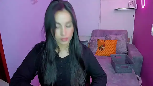  sulmatevans  online show from December 18, 2025, 4:39 am