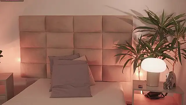 lexiee grey  online show from February 20, 2026, 12:07 pm