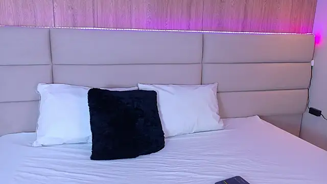 ValeSwift online show from October 8, 2025, 11:56 am