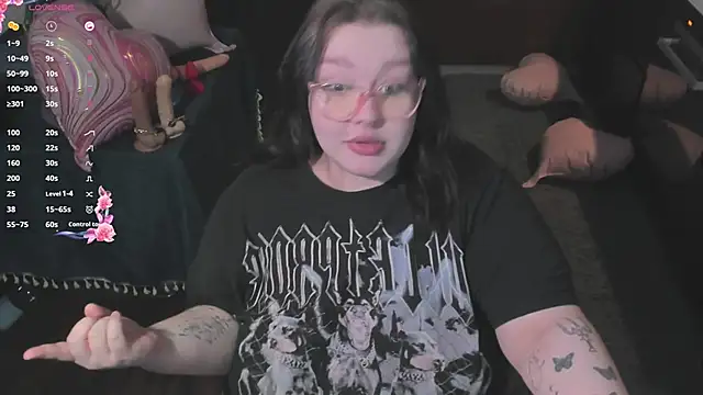 LilyBelll online show from February 14, 2026, 9:59 pm