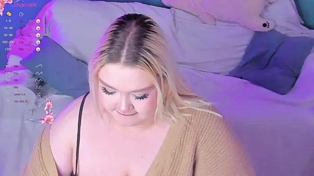 LilyBelll online show from February 19, 2025, 4:33 pm