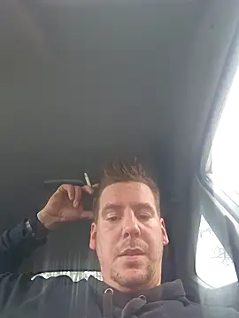 Titanhoott online show from November 21, 2025, 10:14 am