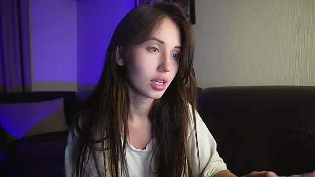 Snapshot of L1TWW chatting on October 16, 2025, 7:55 pm L1TWW online show from October 16, 2025, 7:55 pm