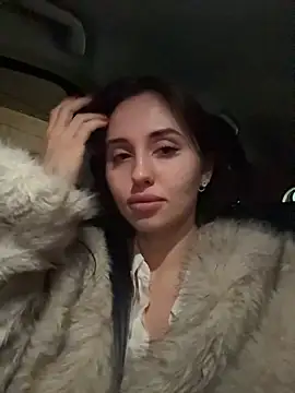 Snapshot of L1TWW chatting on November 17, 2025, 2:43 pm L1TWW online show from November 17, 2025, 2:43 pm