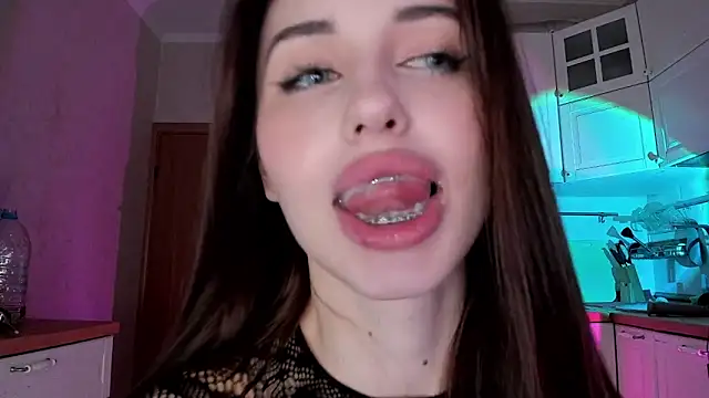 Snapshot of L1TWW chatting on February 28, 2025, 1:36 pm L1TWW online show from February 28, 2025, 1:36 pm