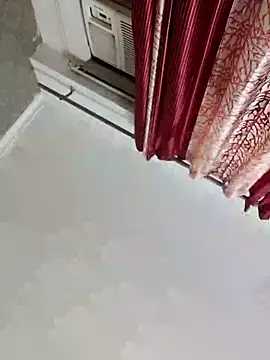 cutiecatty21 online show from September 17, 2025, 9:33 am