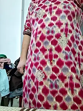 cutiecatty21 online show from January 14, 2026, 9:46 am