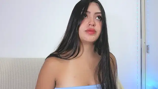 Snapshot of Sweet-Sophiee chatting on January 13, 2026, 3:43 am Sweet-Sophiee online show from January 13, 2026, 3:43 am