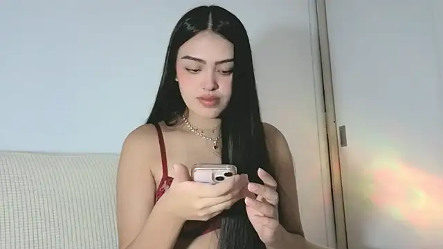 Sweet-Sophiee online show from April 24, 2026, 3:30 am