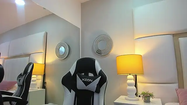 AmbarSantany online show from March 5, 2025, 8:32 pm